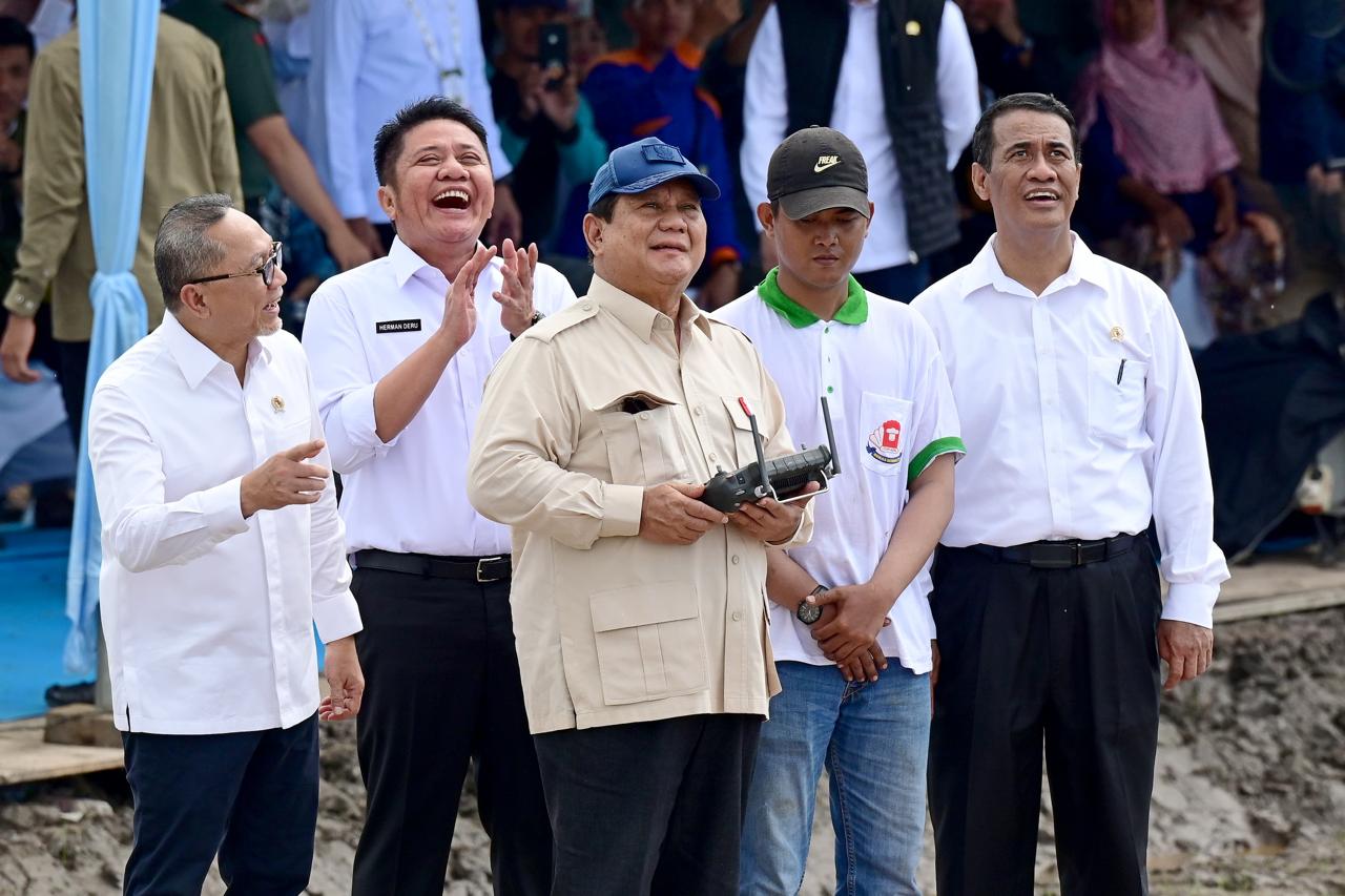 Presiden Prabowo Tebar Benih Padi Dengan Drone