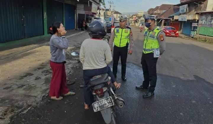 Satlantas Polres Pagaralam Gencar Kampanye Kesadaran Tertib Lalu Lintas Pada Pengendara Motor