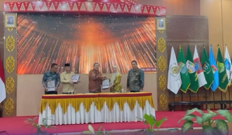 Dikelola Transparan, Wako Hadiri Penyerahan LHP Keuangan Daerah