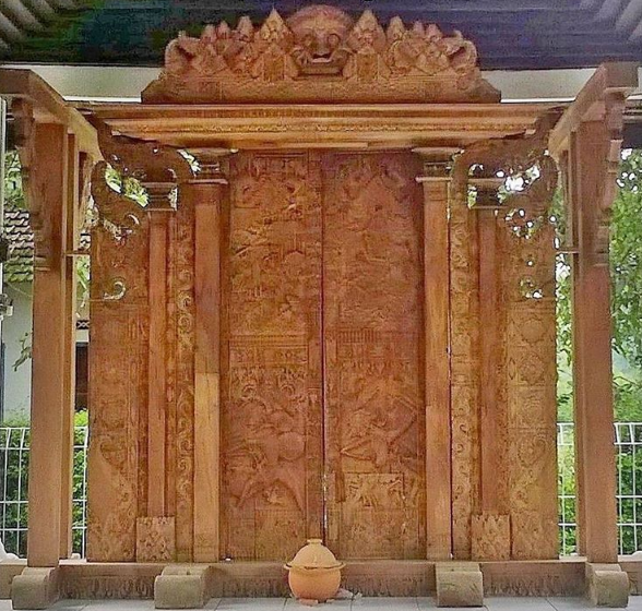 Bernilai Sejarah Dan Melegenda Di Indonesia, Inilah Pintu Gerbang Majapahit Yang Tertinggal Di Jawa Tengah!