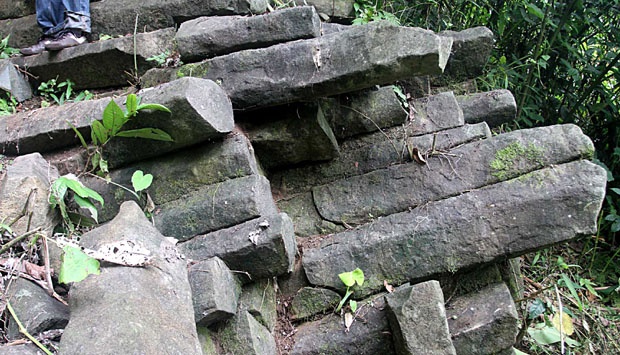 Wow, Situs Gunung Padang Keren! Ada Kompleks Tersembunyi di Bawah Tanah.