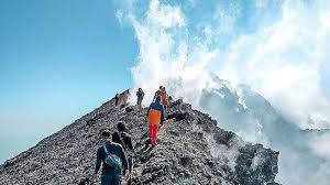 Tak Disangka! Ternyata Ini Mitos dan Ramalan Misterius Gunung Slamet