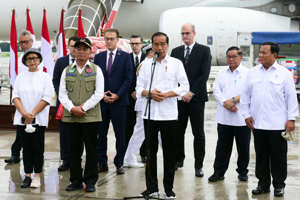 Presiden Lepas Bantuan Kemanusiaan untuk Korban Gempa di Turki dan Suriah