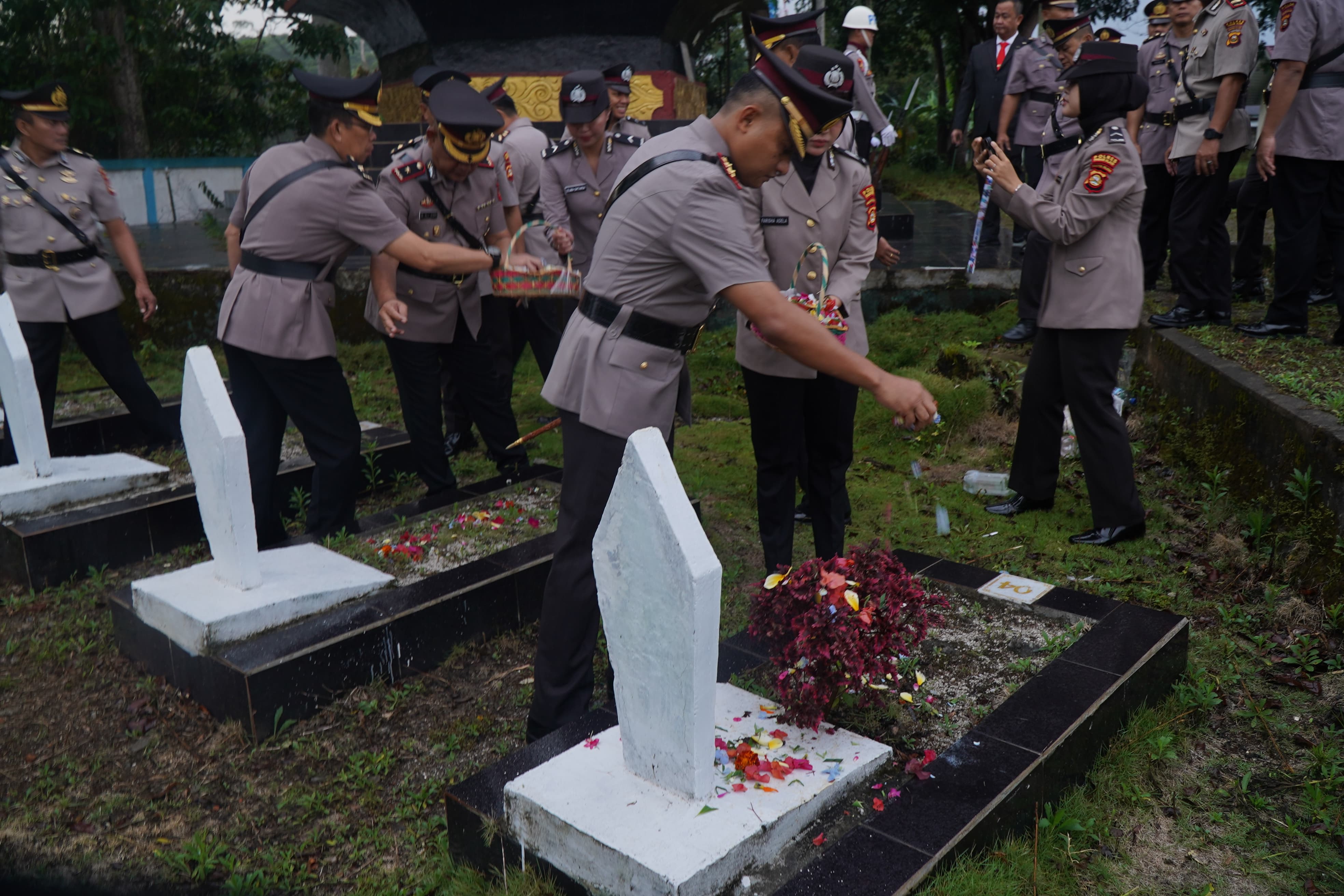 Ziarah TMP Ksetra Satria Seganti, Tauladani Semangat Juang Pahlawan