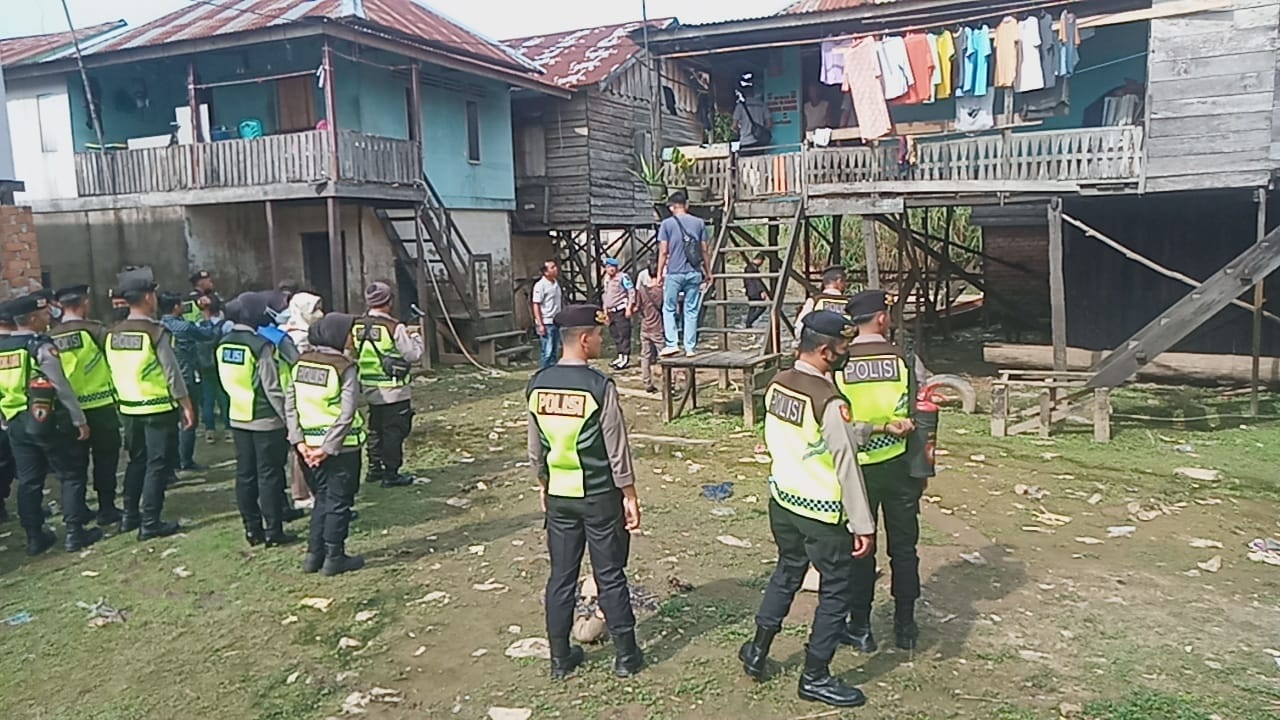 Polresta Jambi Lakukan Penggrebekan Kampung Narkoba di Pulau Pandan