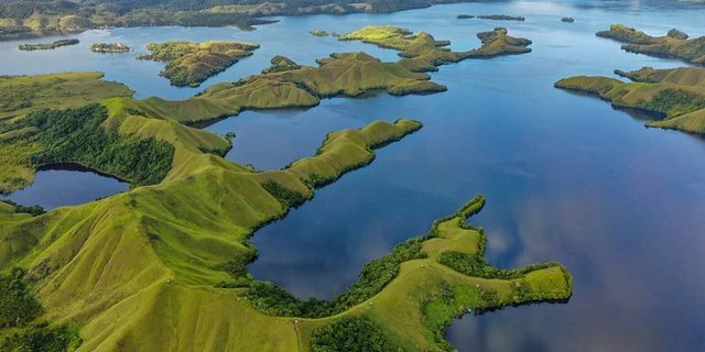 Suguhkan Keindahan Alam dan Ragam Budaya yang Menarik, Inilah Keistimewaan Wisata yang Dimiliki Papua Barat 