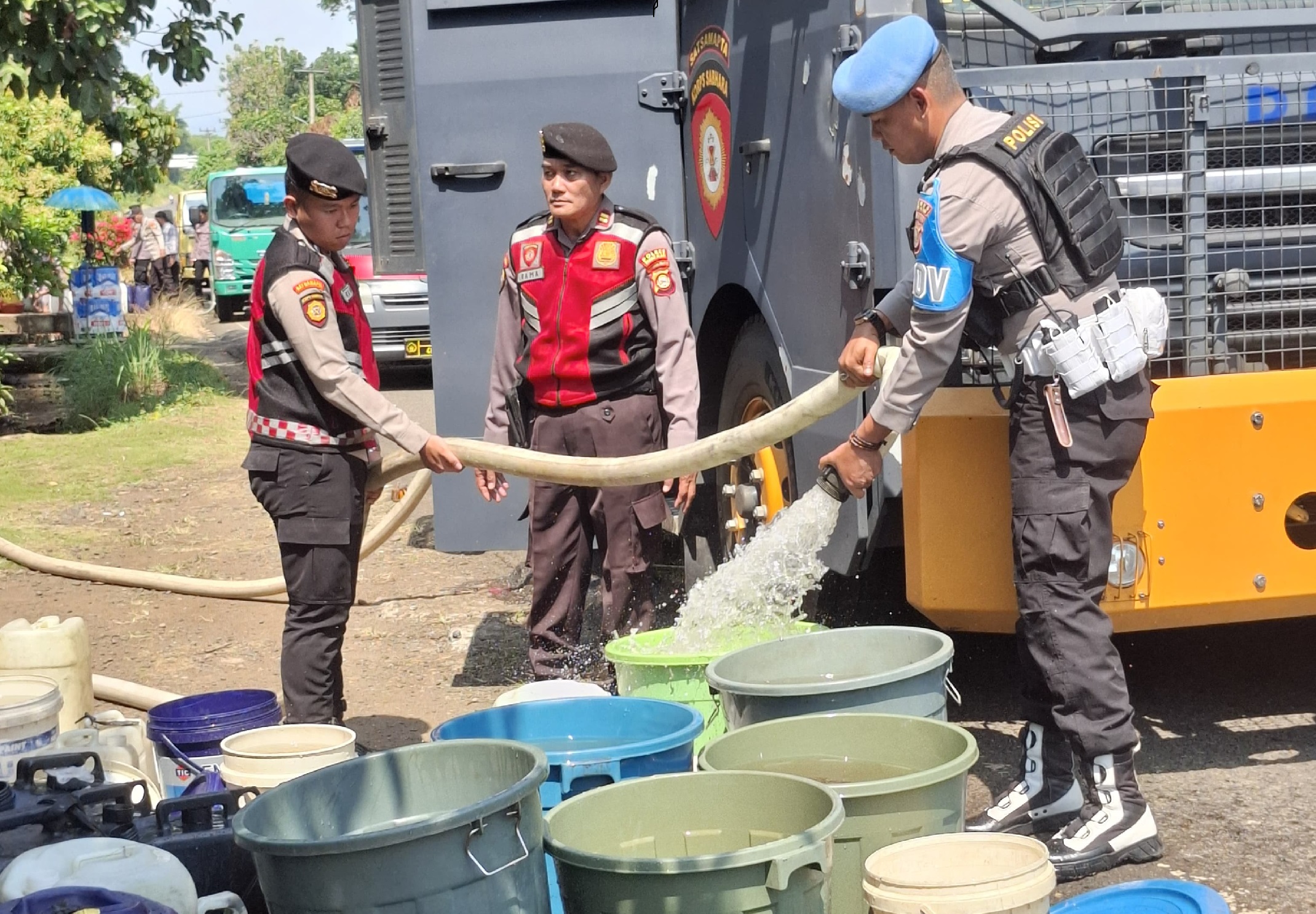 Warga Pagar Alam Kesulitan Air Bersih Akibat Kekeringan, Polsek Lakukan Upaya Ini