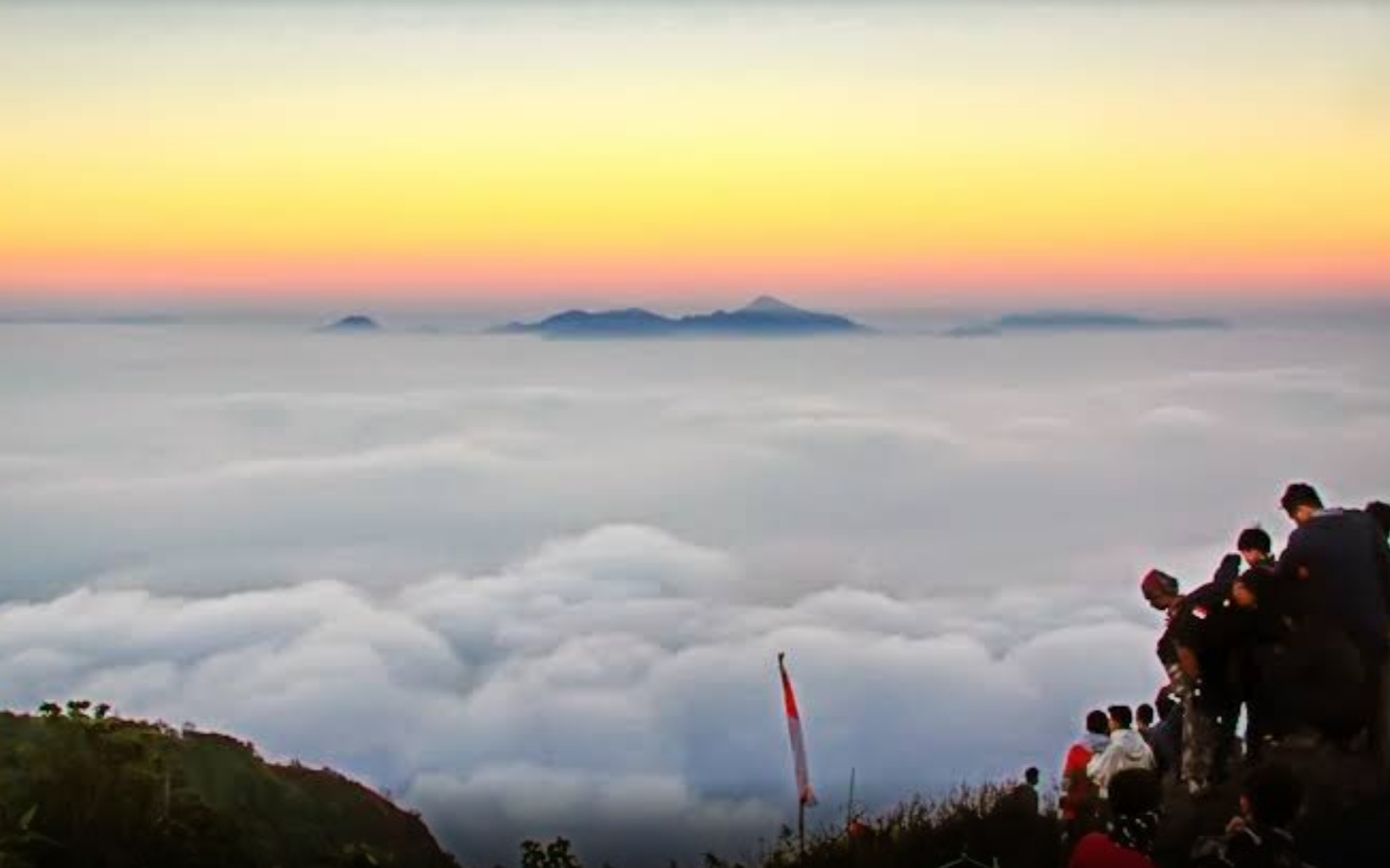 Kisah Legenda Gunung Tampomas Sumedang, Ini Sejarah Kuno Yang Diselimuti Misteri Mendalam! 