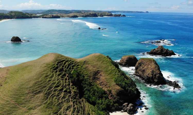  4 Wisata Pantai ini Jadi Rekomendasi Jika kamu Ke Lombok Tengah!