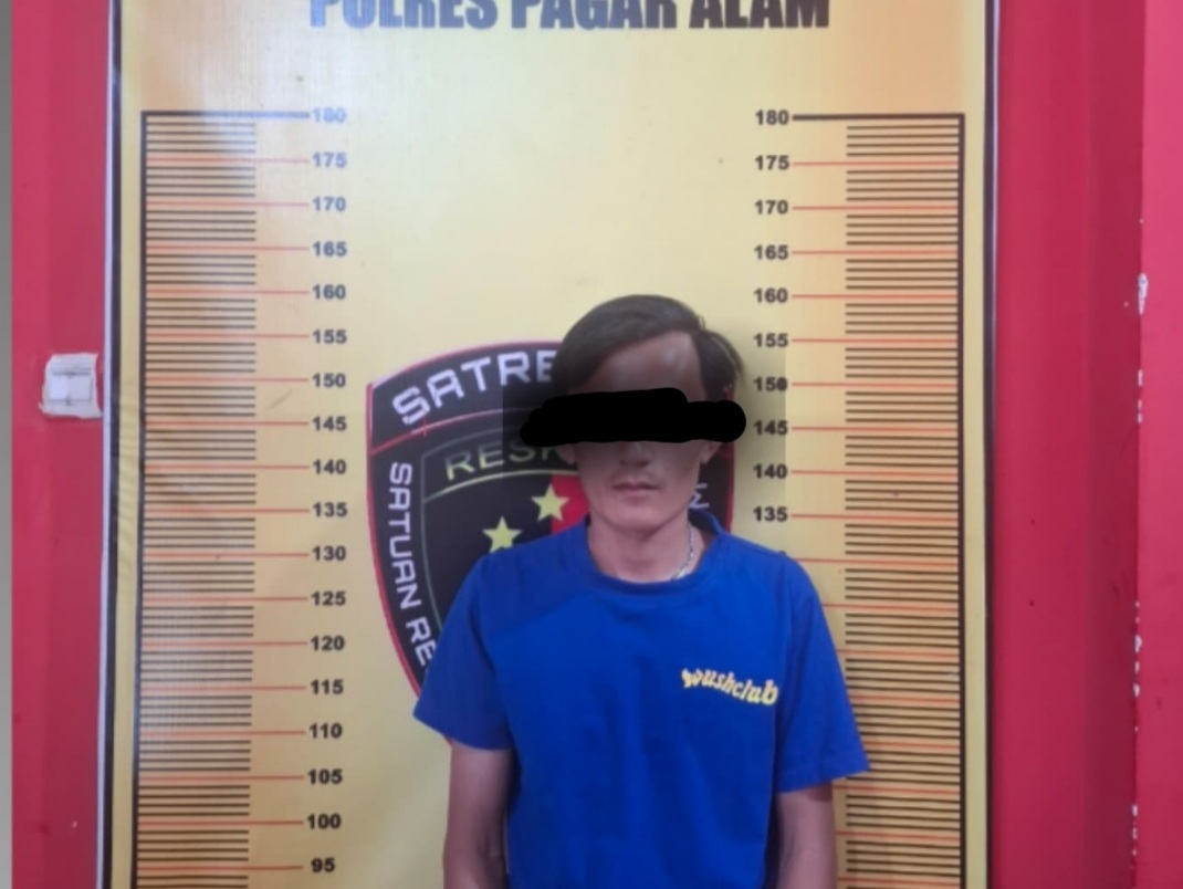 Buron 2 Tahun, Penikam Teman Sekampung Diringkus di Kedai