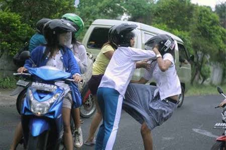 Aneh Bin Ajaib! Dikatakan Menyimpang, Benarkah 4 Budaya Indonesia Ini Melanggar Hukum?