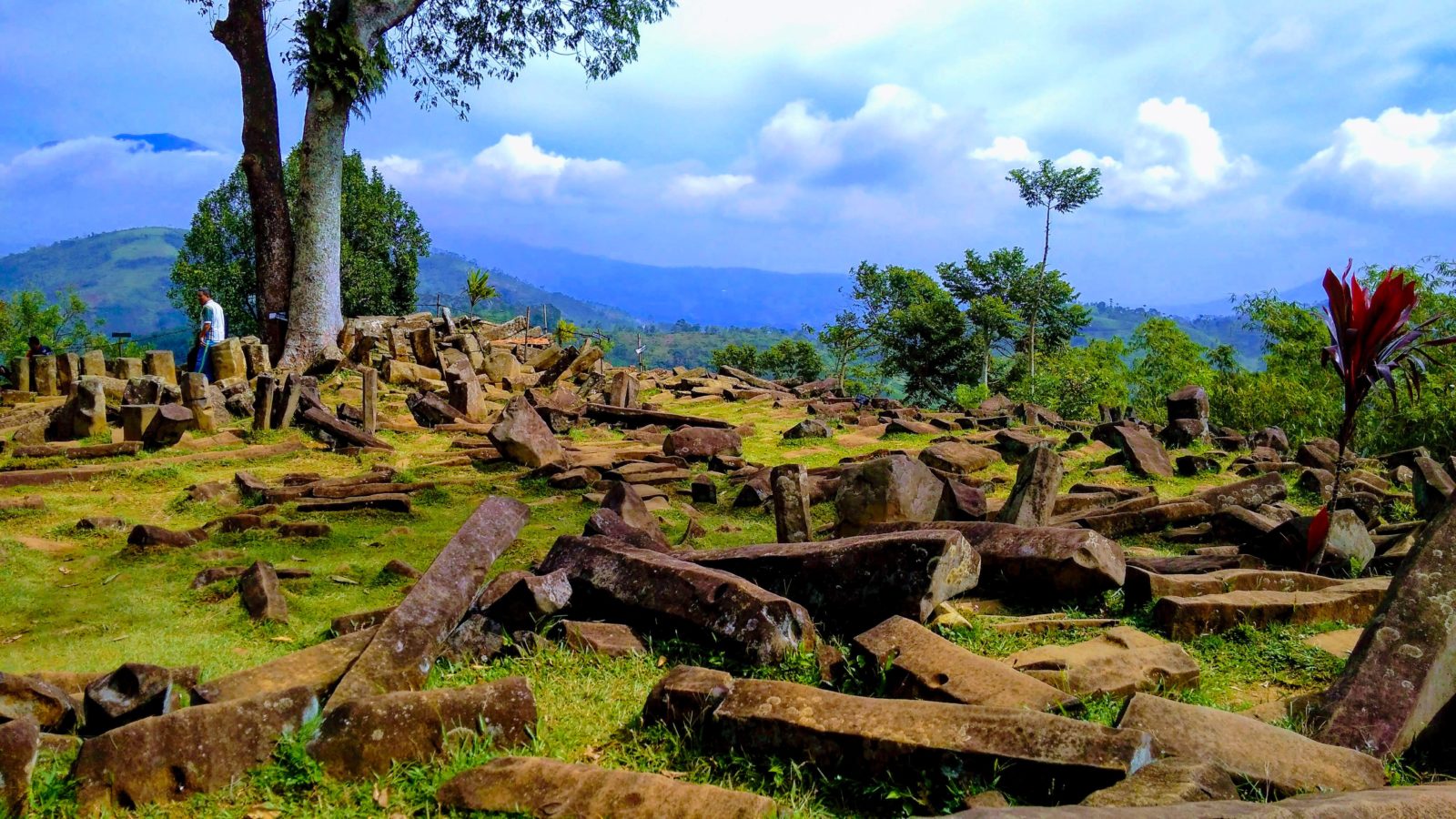 WOW! Ternyata Gunung Padang Bukan Termasuk Piramida Kuno! Ini Penjelasannya!