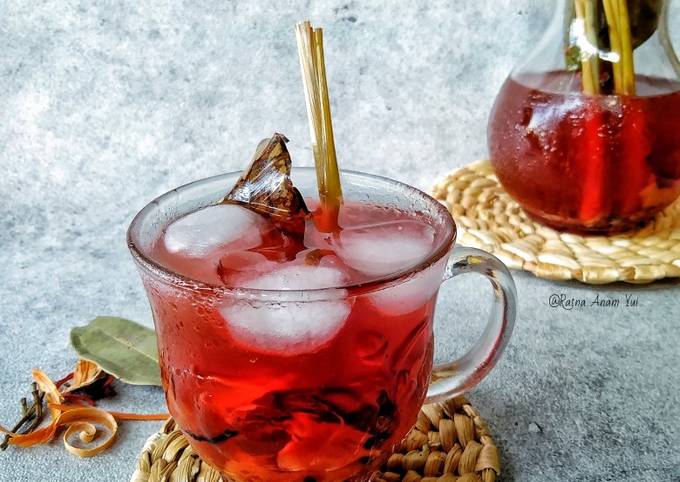 Minuman Wedang Uwuh yang Wajib Kalian Konsumsi Untuk Dapatkan Berbagai Kesehatan Ini!