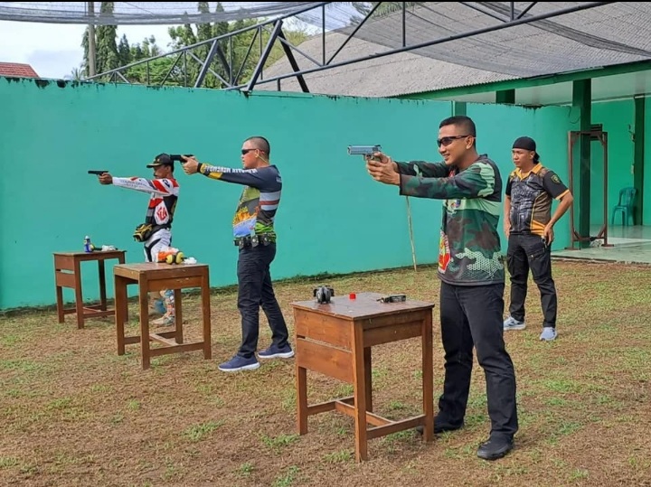 Ikuti Latihan Menembak, Kak Pian Hadiri HUT TNI ke-77