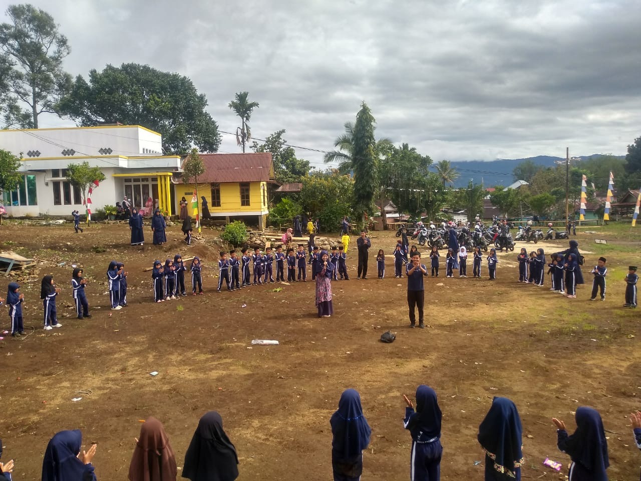 Outbound Atasi Kejenuhan Belajar Siswa