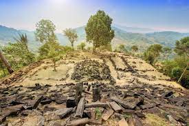 Temukan Banyak Benda Pusaka di Gunung Padang, Lantas Siapakah Dahulu yang Pernah Mendiami Situs Bersejarah ini