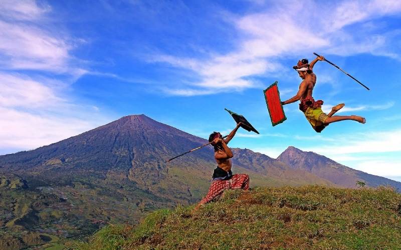 5 Suku Yang Paling Kuat yang Ada Di Dunia, Suku Dayak Indonesia Juga Termasuk!