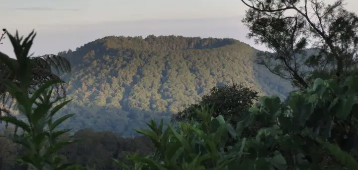 Gunung Lesung: Antara Sejarah Nama dan Misteri yang Mengelilinginya