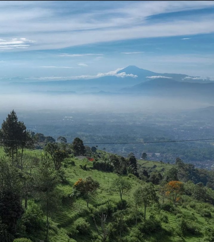 Mengungkap Kisah Gunung Slamet, Legenda Keselamatan dan Ramalan Misterius di Jawa Tengah