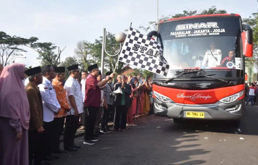 Momen Dekatkan Diri kepada Allah SWT, Pj Sekda Lepas 217 Jamaah Calon Haji Kota Pagaralam