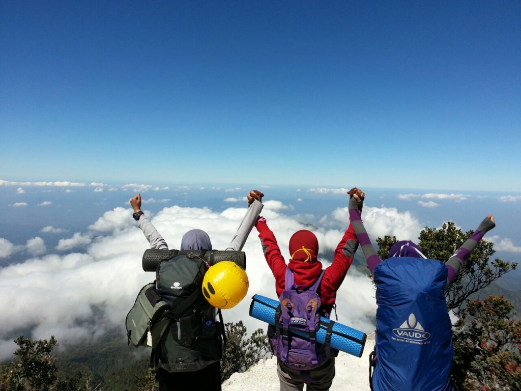 Memiliki Aura Spiritual Yang Kuat! Beginilah Misteri Makam Di Gunung Lawu