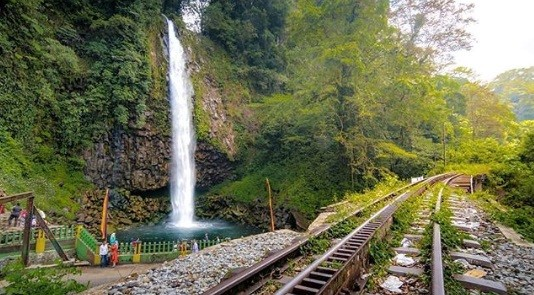 Eksplorasi Keindahan Lembah Anai, Destinasi Wisata Jalur Padang Panjang-Bukittinggi yang Mempesona