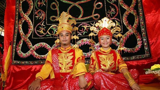 Bikin Garuk Kepala! Inilah Kebiasaan Aneh Pernikahan Suku yang Ada di indonesia, Nomor 2 Bikin Trauma!