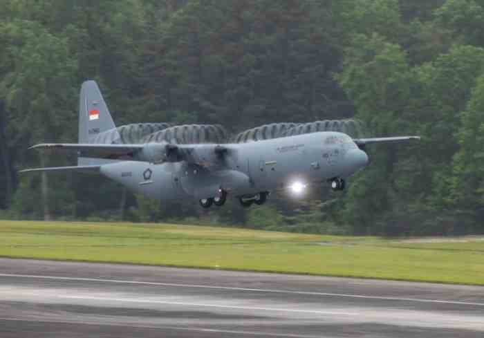 AU Filipina Borong Tiga Unit C-130J-30 Super Hercules