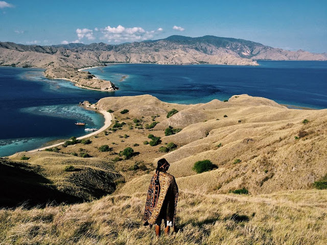 Gak Usah Ke Luar Negeri, Coba Datang ke Labuan Bajo yang Punya 4 Wisata Terbaik dan Pemandangan Spektakuler