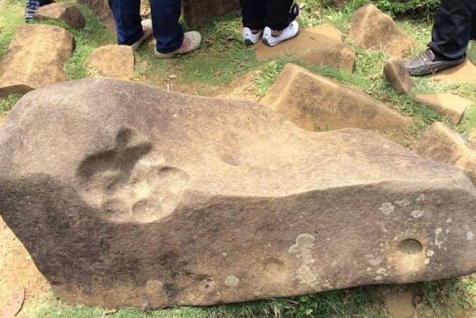 Mengejutkan Dunia! Ternyata Ini Sejarah Batu Macan Gunung Padang