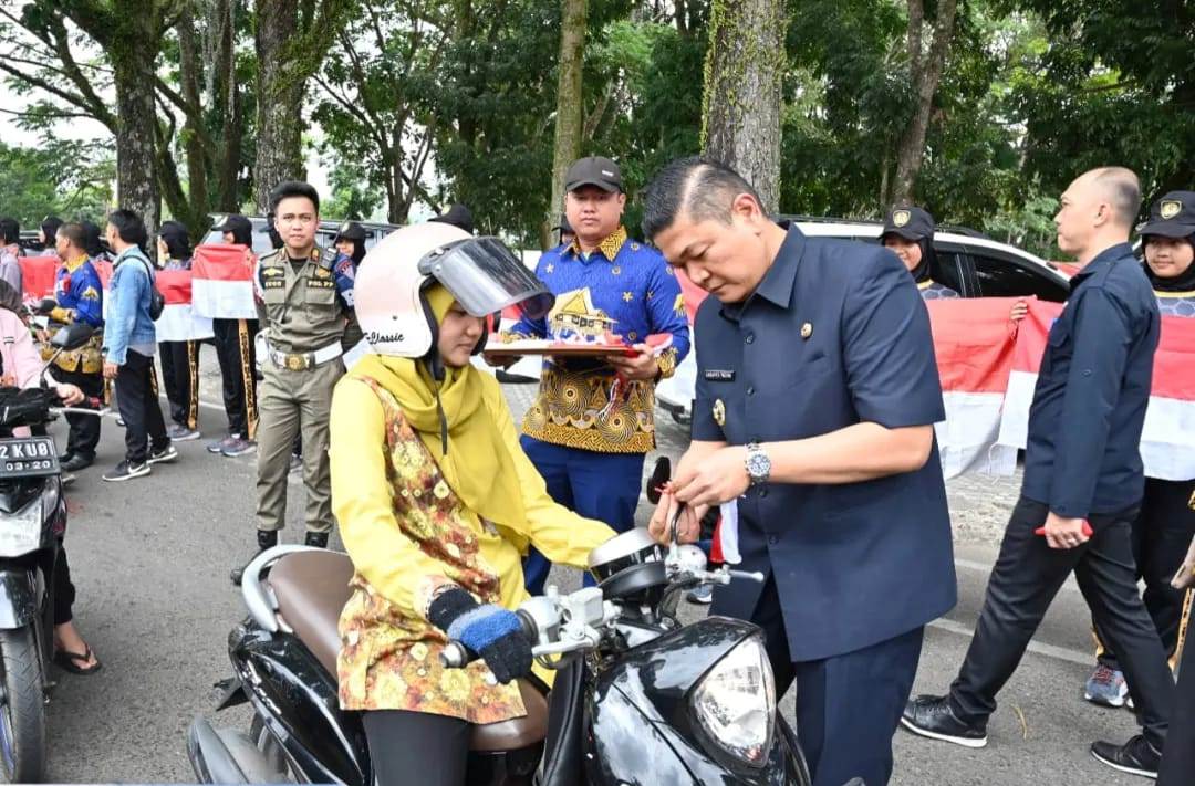 Tumbuhkan Rasa Bangga dan Cinta Tanah Air, Ini Gerakan Pembagian 10 Juta Bendera Merah Putih di Pagar Alam!