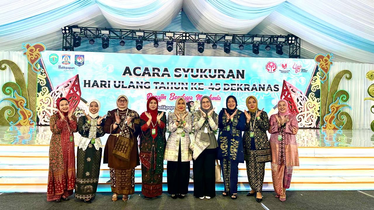 Ketua TP PKK Kota Pagar Hadiri Tasyakuran Dekranas ke-45 di Kota Balikpapan