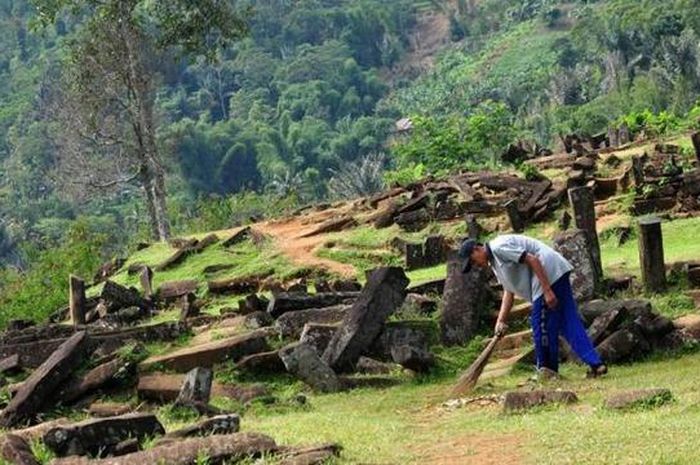 Situs Gunung Padang Ini Jadi Rebutan Arkeolog Dunia, Ada Apa? 