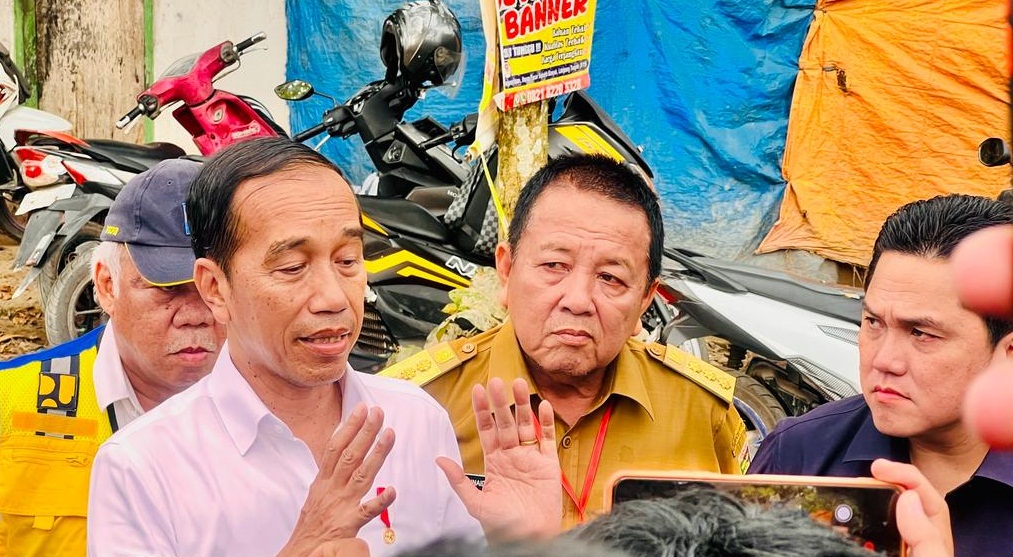 Wah Wah! Gubernur Lampung Tepuk Tangan Saat Jokowi Bilang Jalan Rusak Akan Diambil Alih Pusat