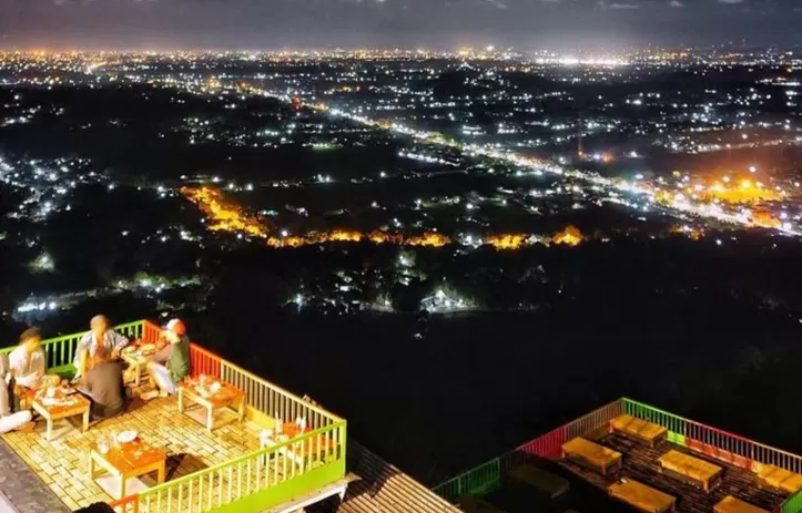Inilah 5 Wisata Malam yang Terkenal Indah di Mojokerto 