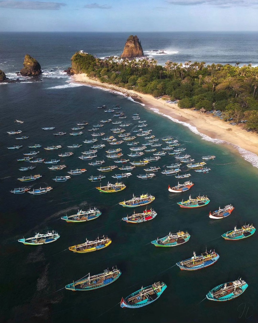 Pesona Pantai Maldives Bikin Betah Pelancong, Ternyata Begini Keindahannya