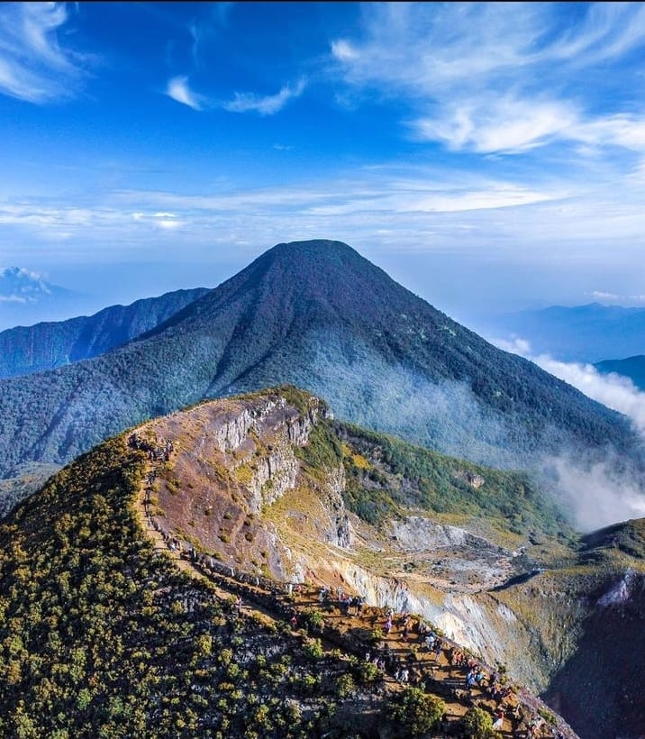 Wisata Gunung di Cianjur, Inilah Alternatif Lokasi Liburan Hits Selain Gunung Padang