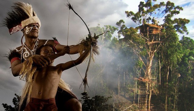 Bahaya! Inilah yang Terjadi Jika Kalian Melanggar Aturan Suku Papua