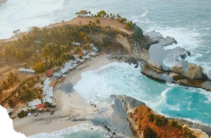 Bikin Healing Makin Asyik! Berikut 6 Destinasi Wisata Pantai Cantik yang Ada di Jawa Timur 
