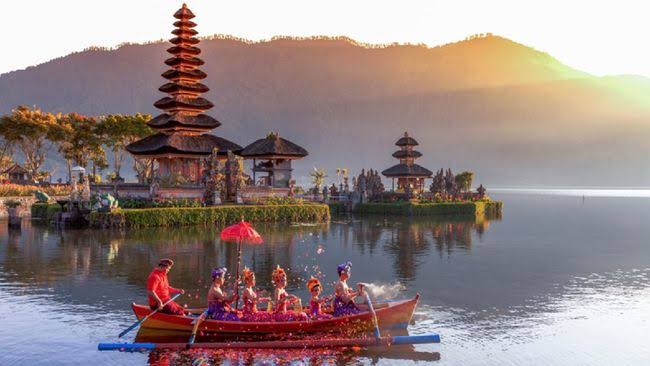 Pesona Bali, Perjalanan Melintasi Jejak Sejarah Wisata yang Megah