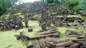 Tetap Lanjutkan Penelitian di Gunung Padang, Para Arkeolog Dibuat Bingung dengan Logam Mulia 