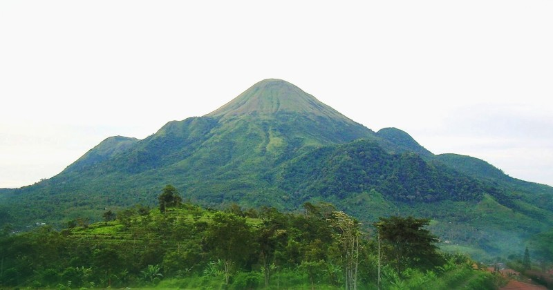 Mengungkap Rahasia Suara Misterius Gunung Penanggungan, Inilah Kisah Pendaki yang Bikin Merinding!