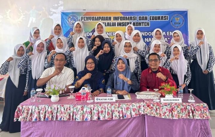 Wujudkan Generasi Emas Bebas Narkoba, BNN - Bapas Lahat Penyuluhan di SMPN 8 Pagar Alam