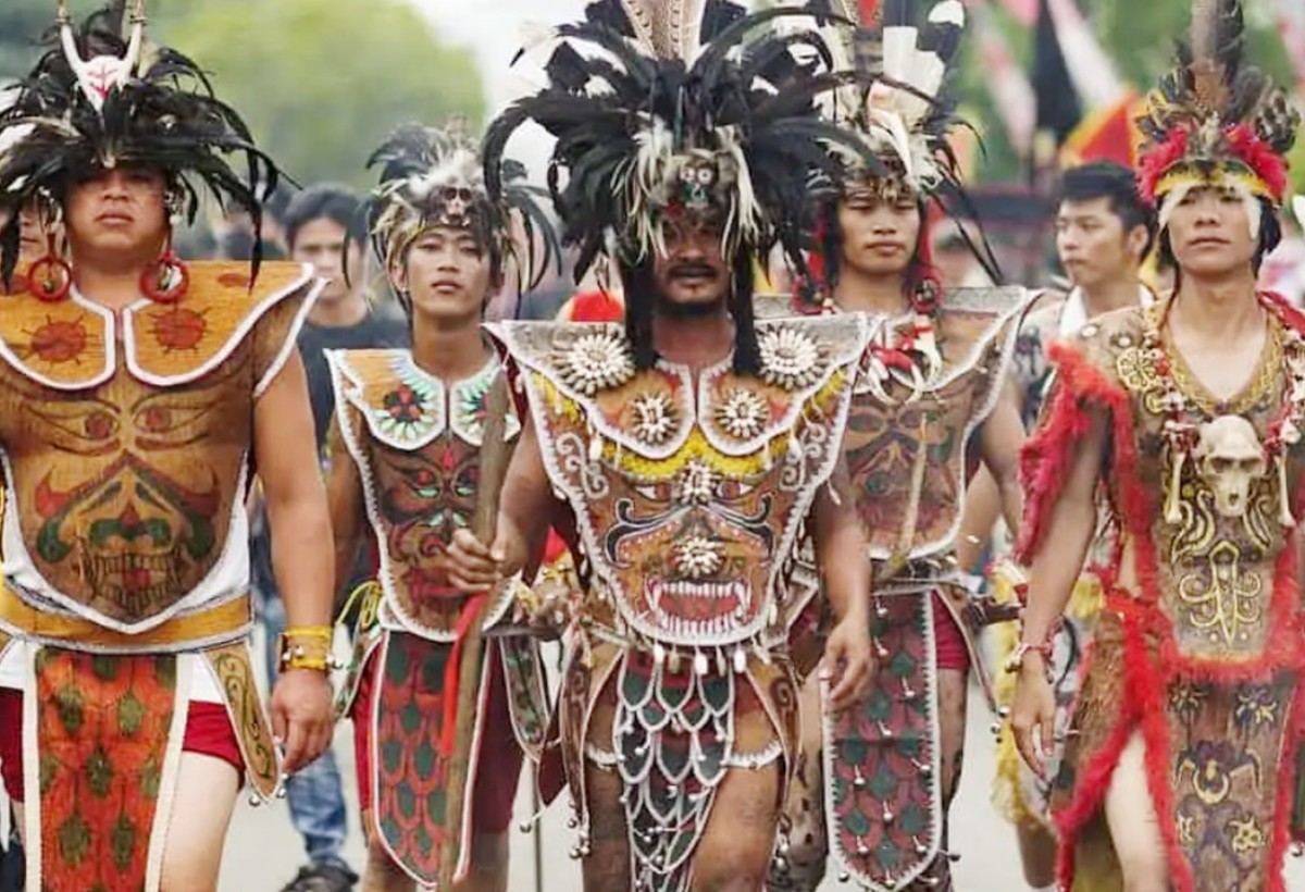 Kenapa Suku Dayak Menjaga Alam dengan Sepenuh Hati? Temukan Alasan Utamanya!