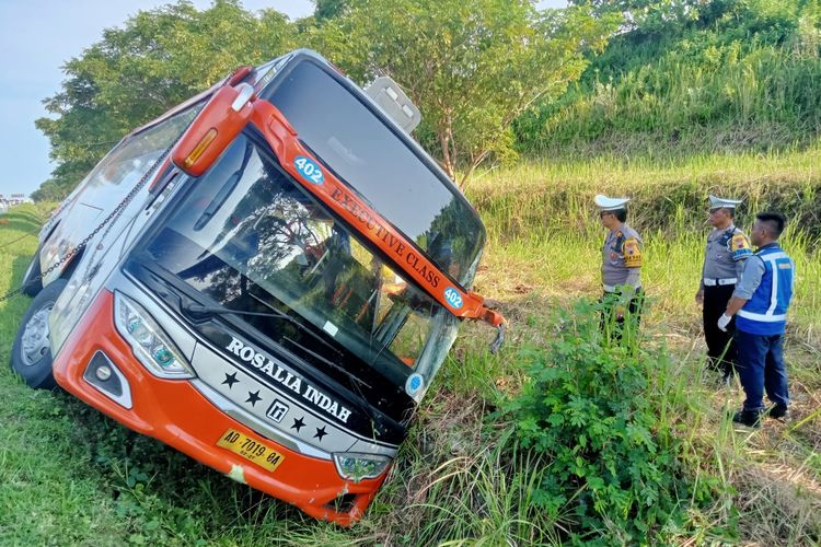 Kecelakaan Bus Rosalia Indah Ddiduga Sopir Ngantuk, Ada Korban Tewas