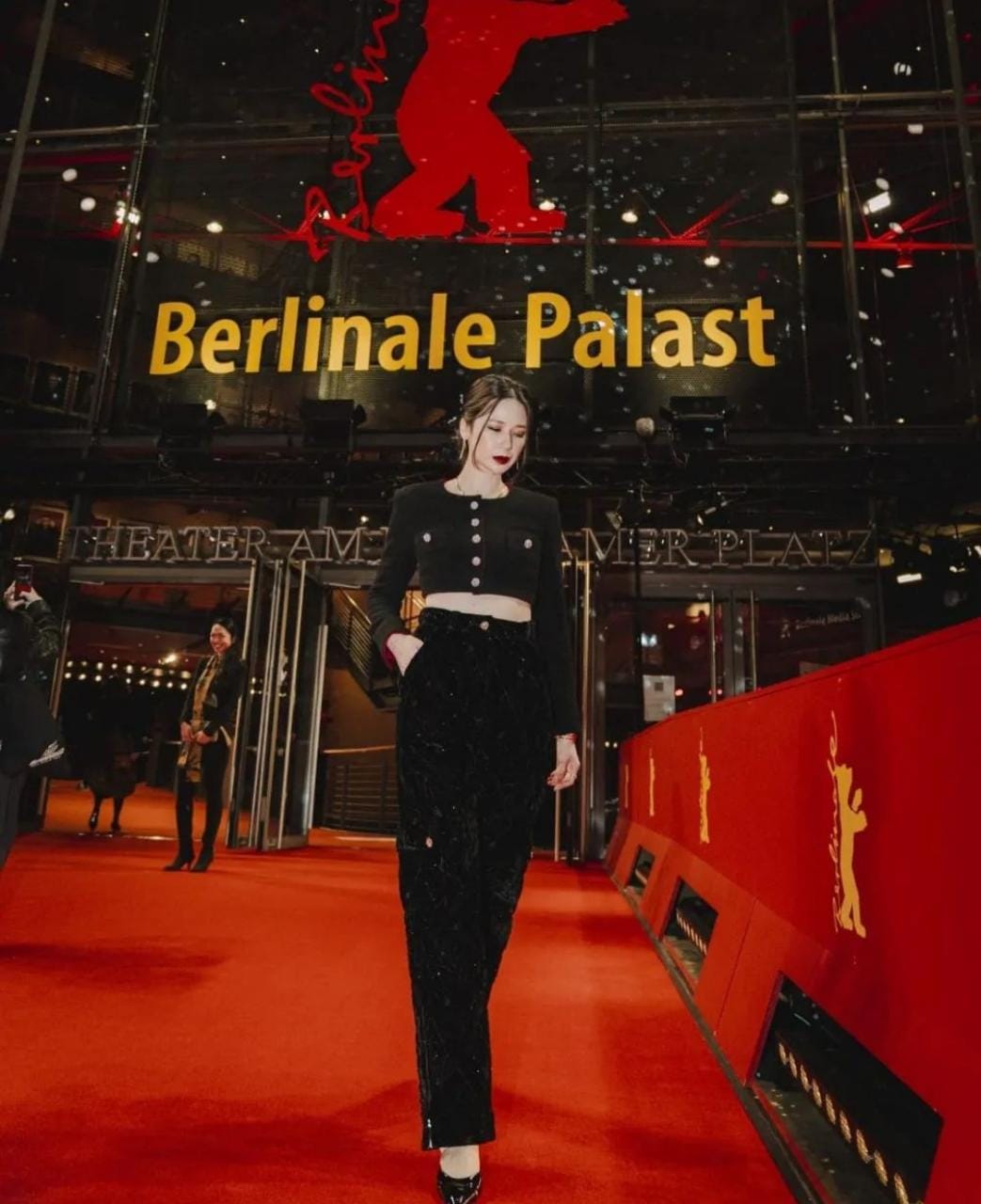 Laura Basuki Raih Silver Bear di Berlinale Film Festival 2022