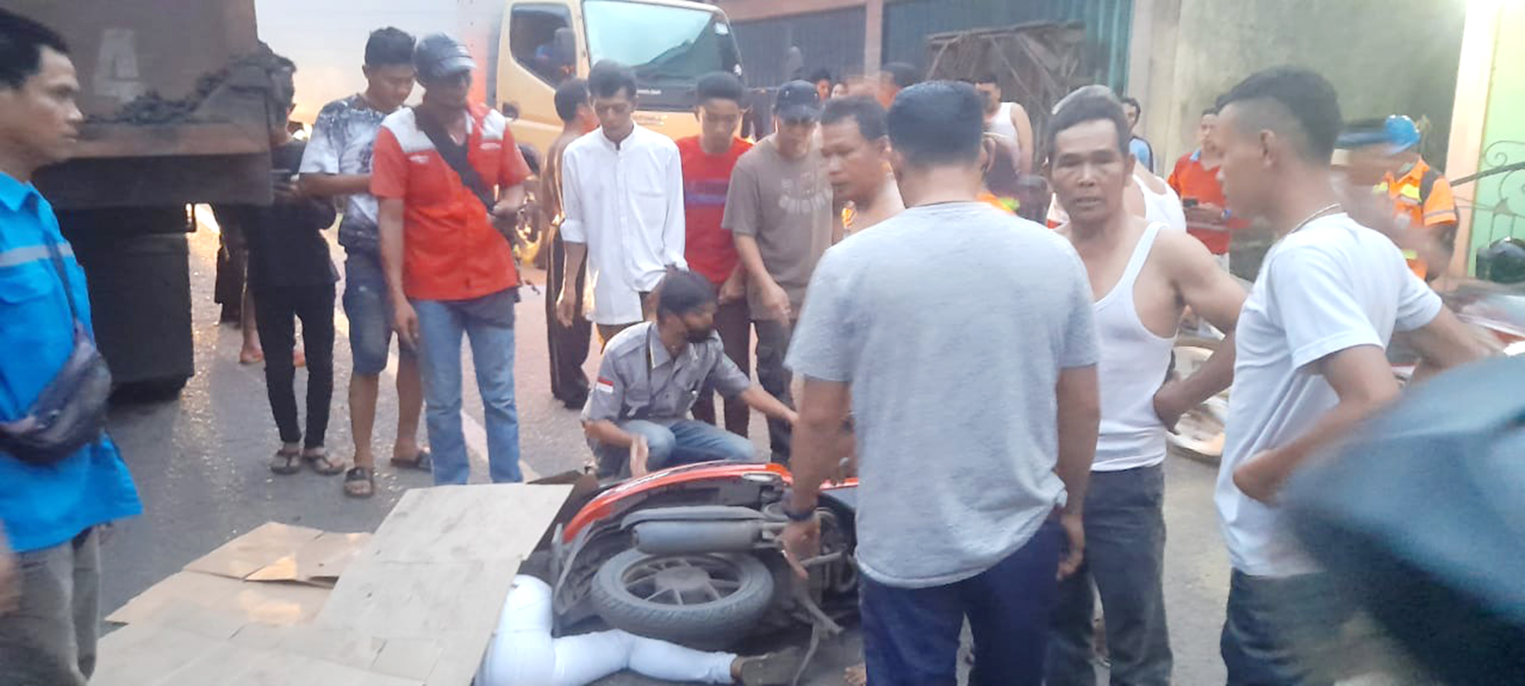 Senggol Truk Batubara, Pengendara Motor Tewas