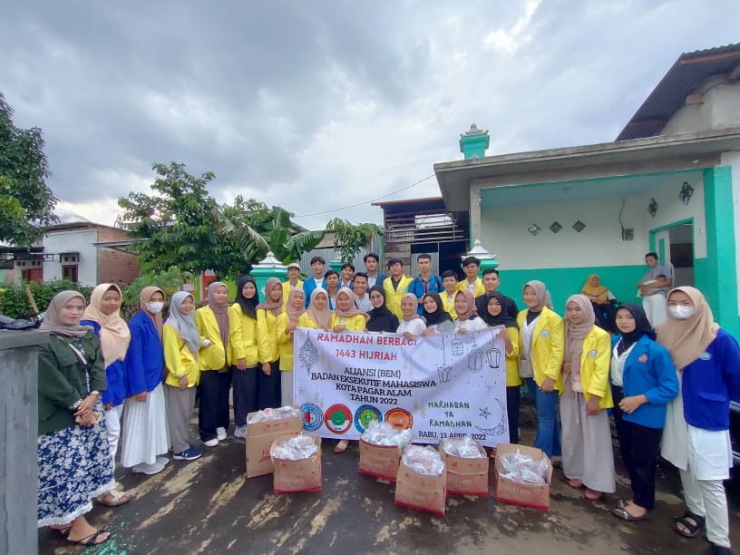 Pererat Solidaritas, BEM Pagaralam Bagikan 250 Takjil