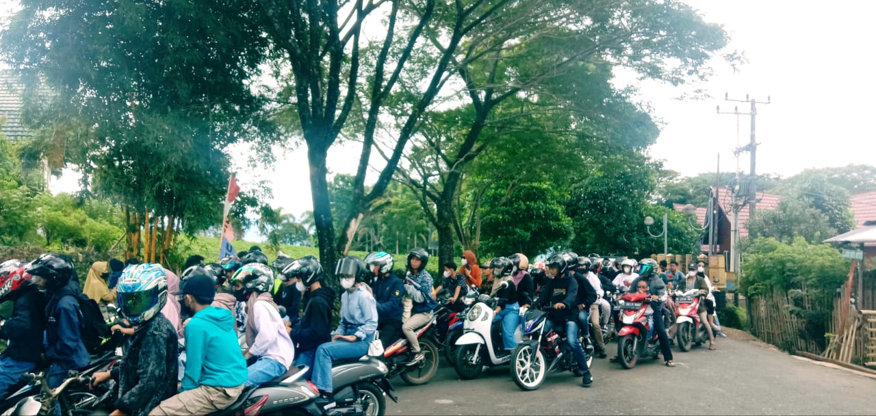 Libur Lebaran, Gerbang Masuk Tangga 2001 Alami Kemacetan