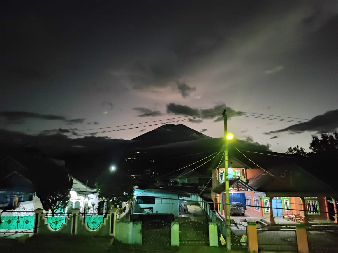 Home Stay Al Azzam Penginapan Nyaman Menghadap Gunung Dempo